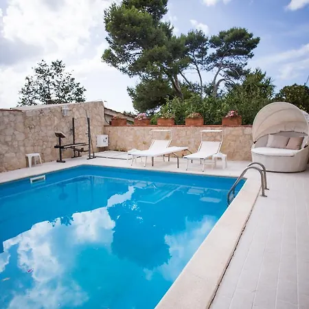 Villa Angela